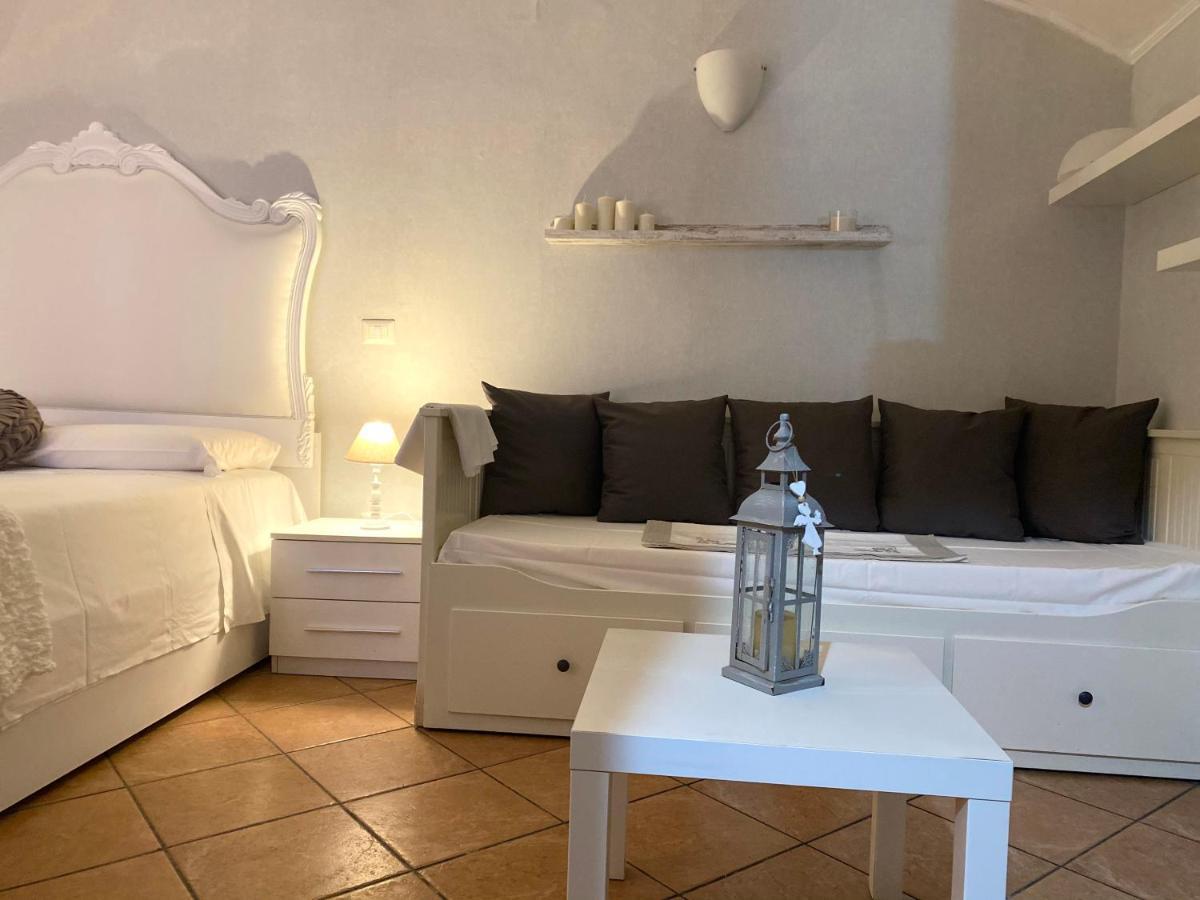 Casa Ninetta - Spaccanapoli - Il Tipico Pianterreno Della Napoli Antica! ภายนอก รูปภาพ